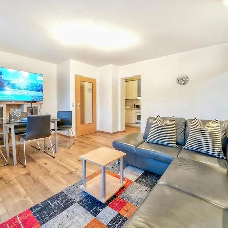 Tini - By Alpen Apartment